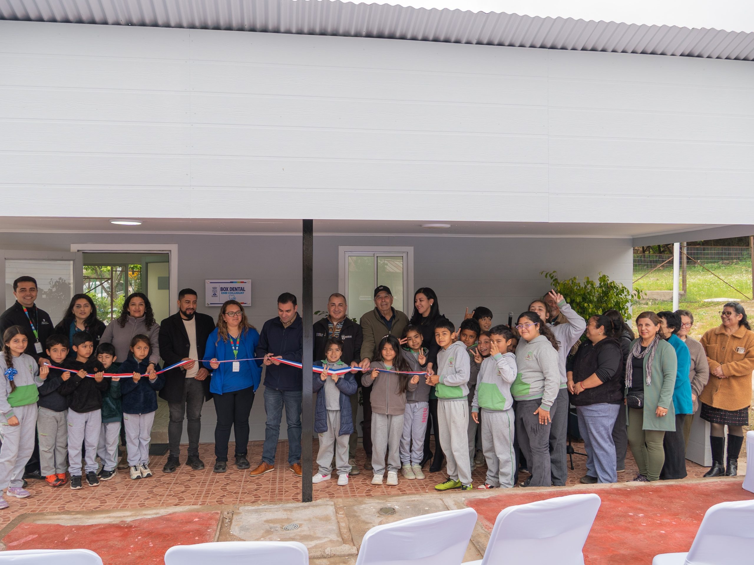 Salamanca avanza en salud e infraestructura con nuevo box dental y maquinaria para la comuna.